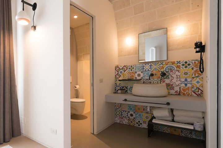 Room 42 of 81