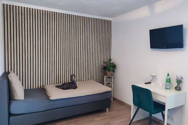 Room 6 of 47
