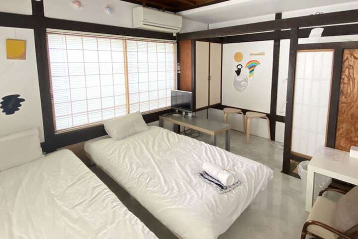 Room 6 of 101