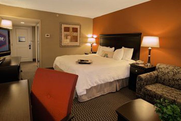 Room 11 of 27