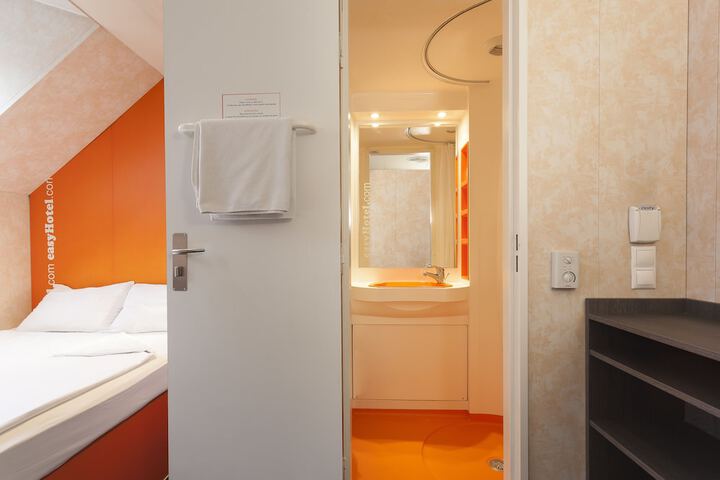 Room 23 of 57