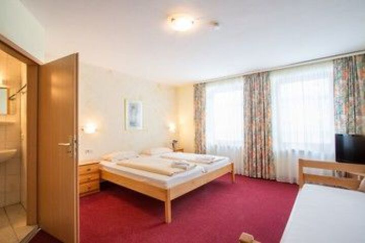 Room 15 of 20
