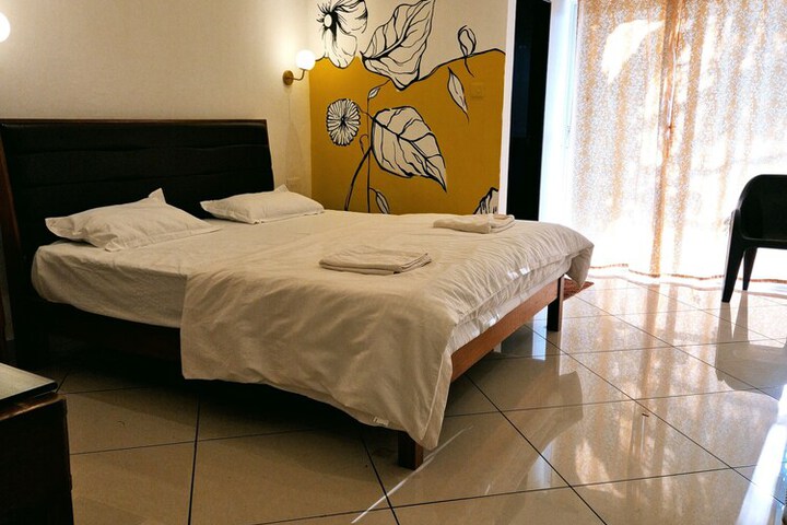 Room 42 of 169