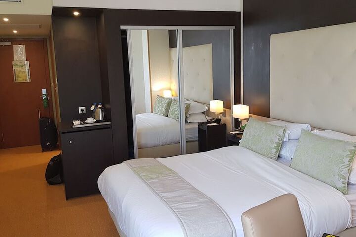 Room 7 of 17