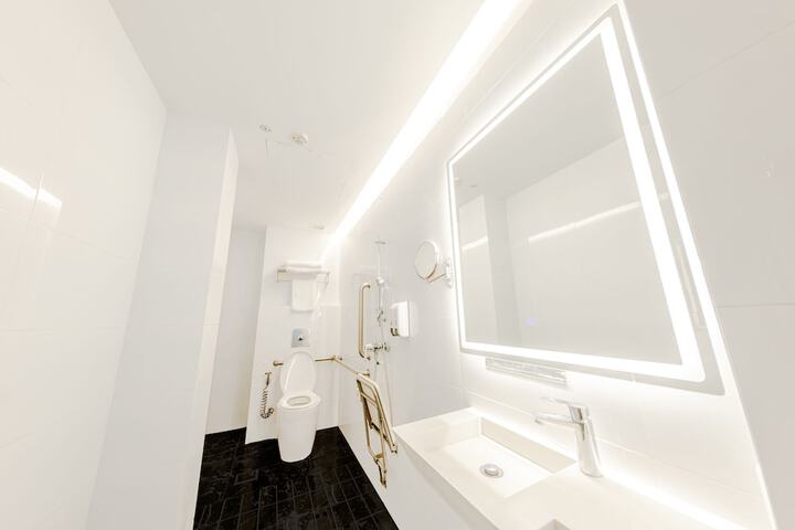 Room 44 of 57