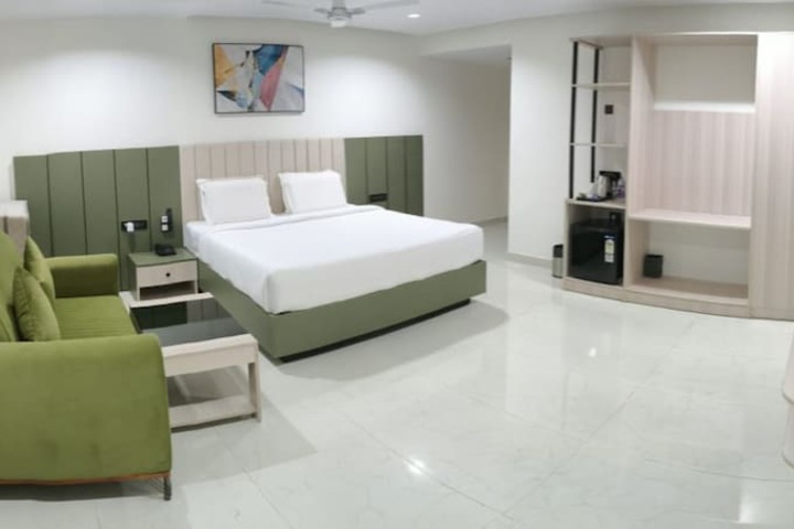 Room 6 of 17