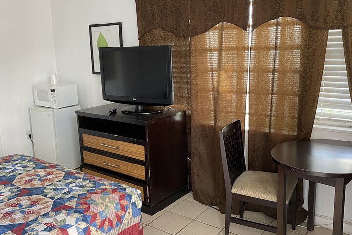 Basic Double Bed (3 of 20)