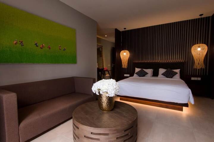 Room 13 of 77