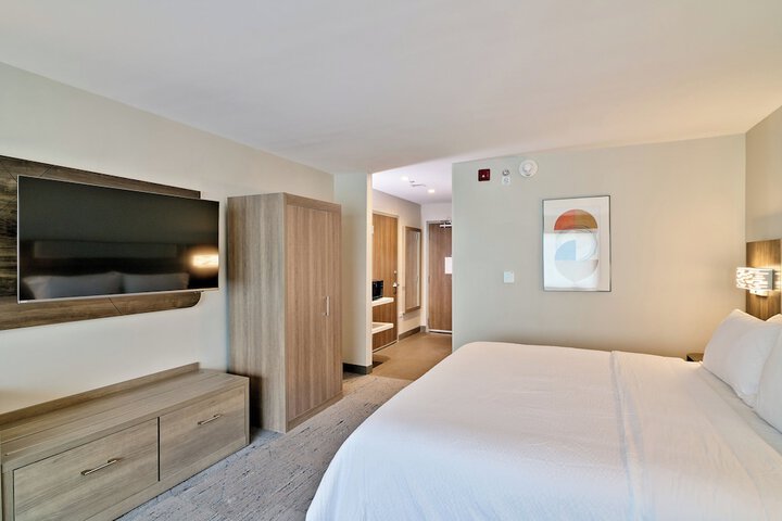 Room 9 of 84
