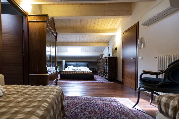 Room 16 of 53
