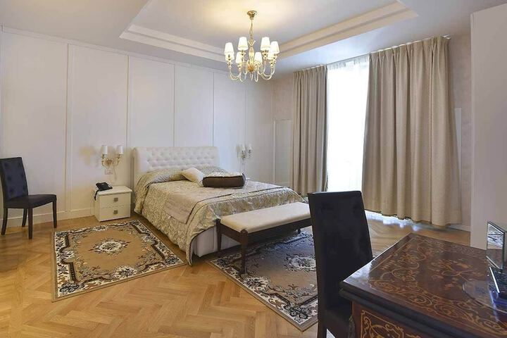 Room 16 of 62