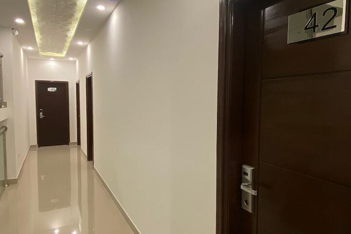 Ballroom/Hall 8 of 9