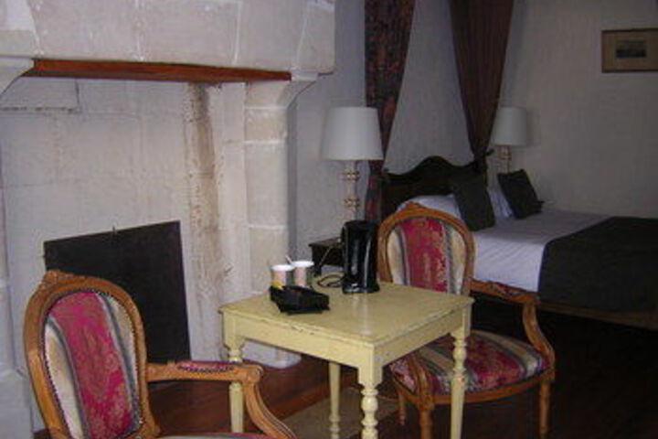 Room 8 of 25