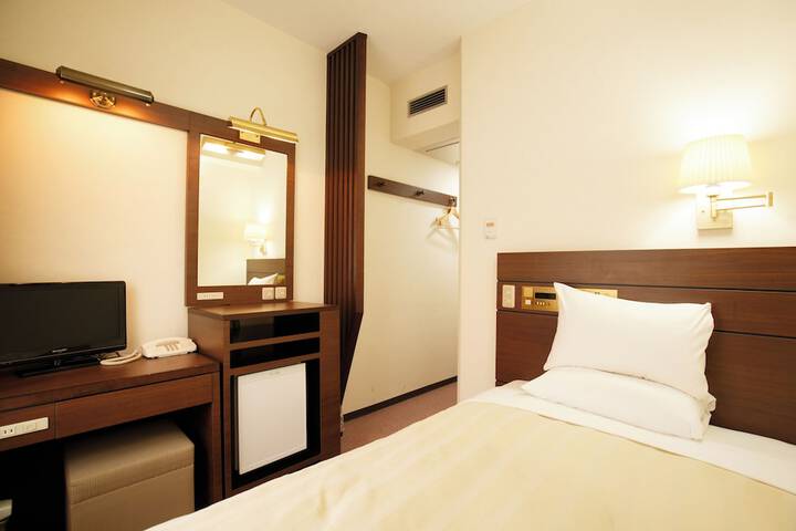 Room 25 of 52