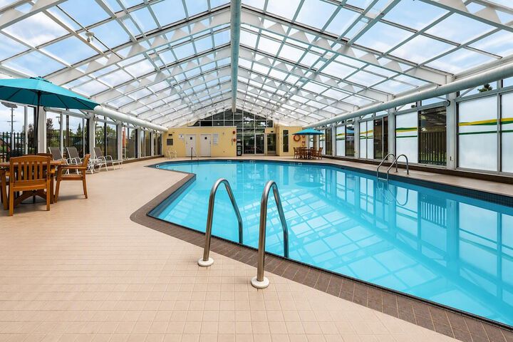 Pool 17 of 27