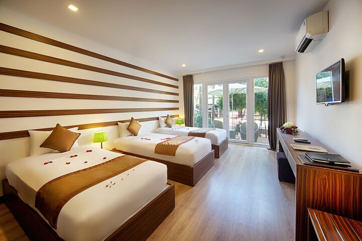 Room 9 of 25