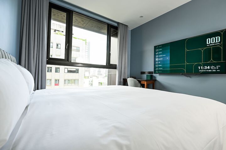 Room 12 of 113