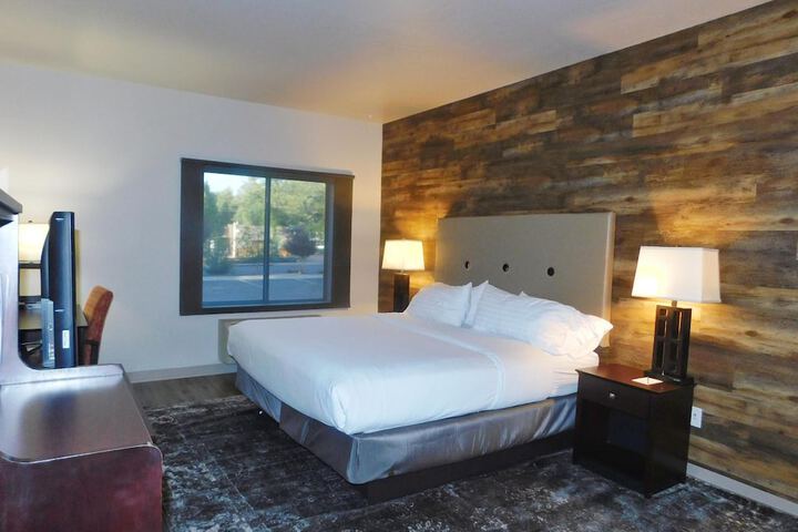 Room 10 of 38