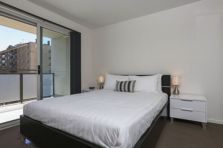 Room 4 of 20