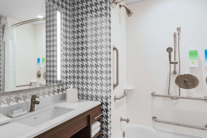 Bathroom shower
