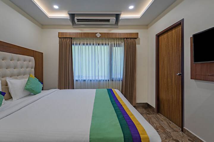 Room 14 of 28