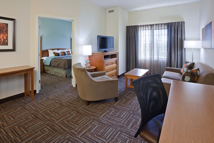 Room 7 of 63