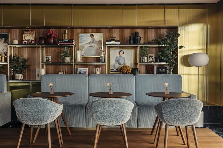 Dining 80 of 129