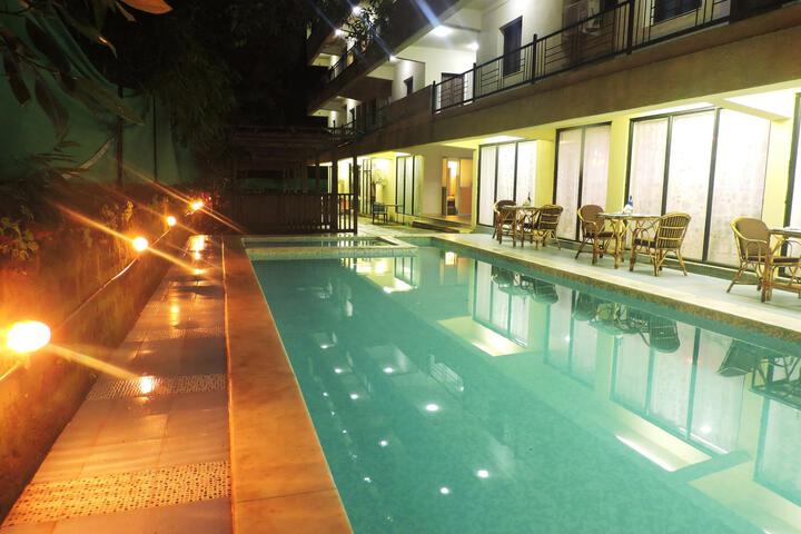 Pool 4 of 5
