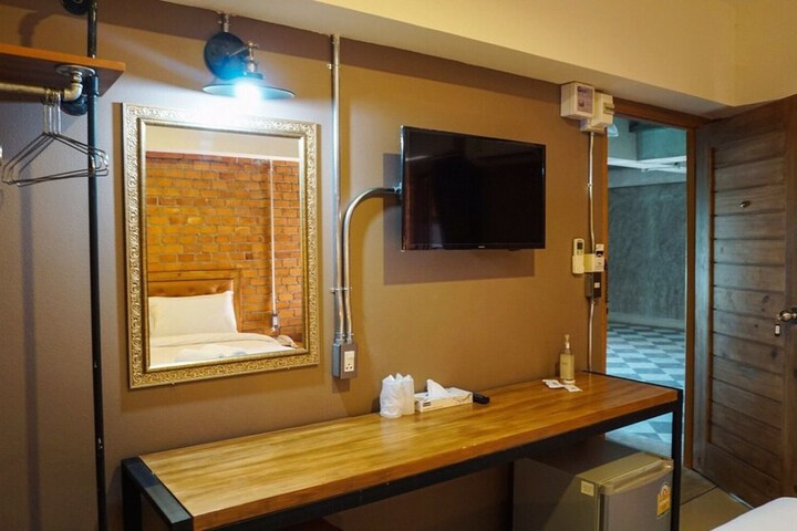 Room 10 of 21