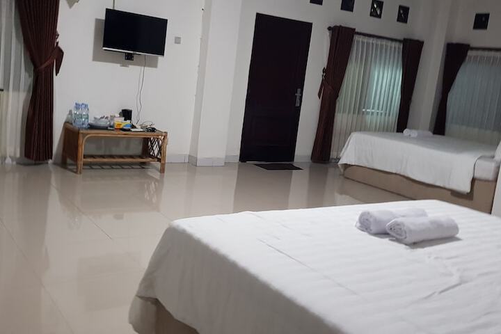 Room 12 of 34