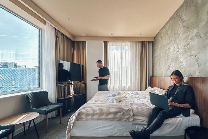 Room 11 of 25
