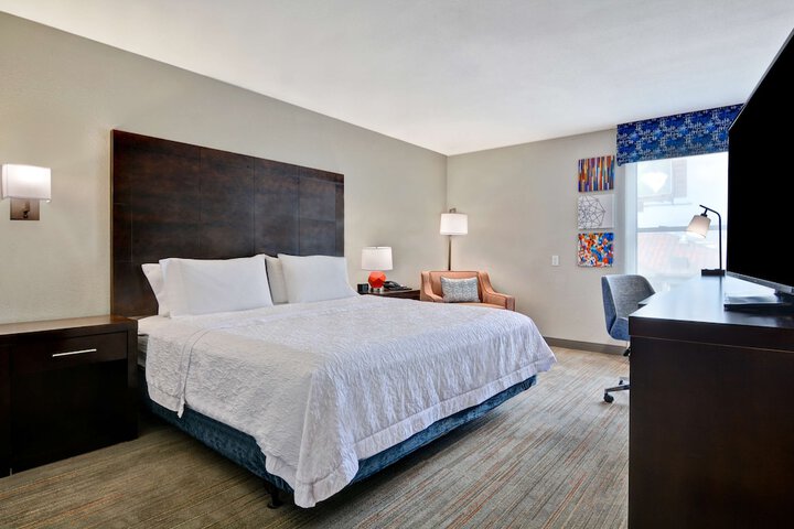 Room 16 of 60