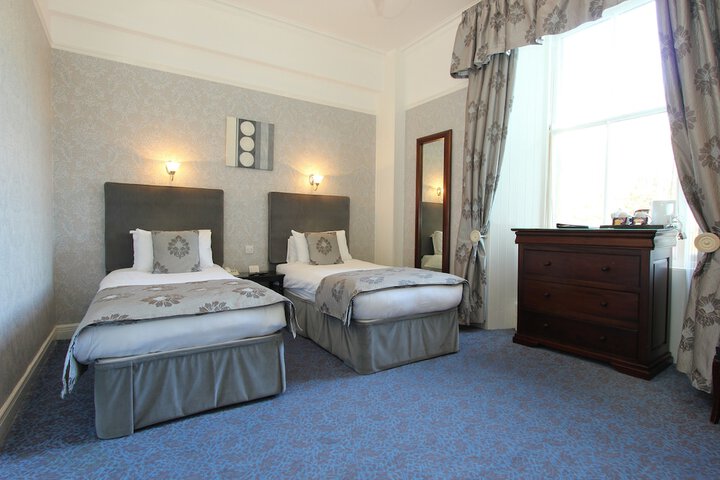 Room 10 of 232