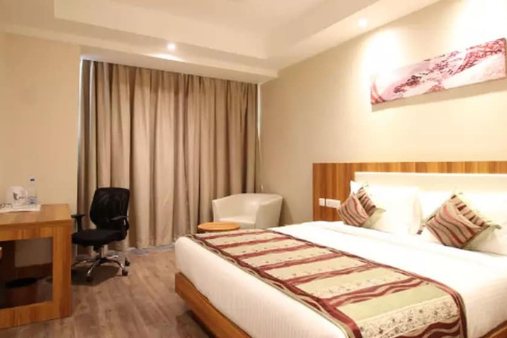Room 10 of 35