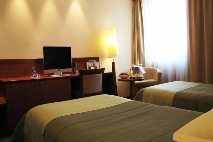 Room 5 of 56