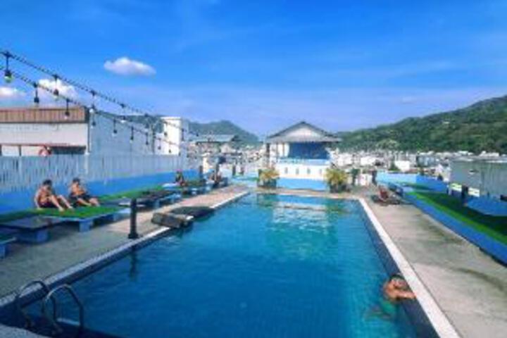 Pool Hotel