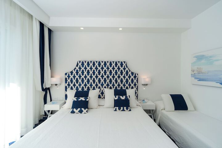 Room 52 of 94