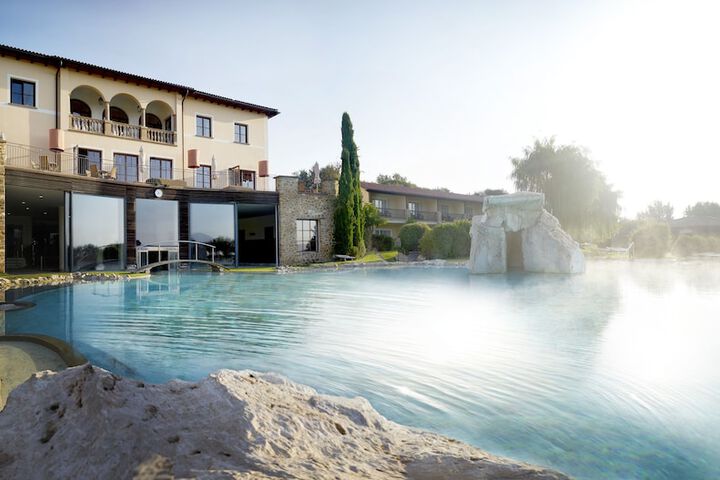 Pool Hotel