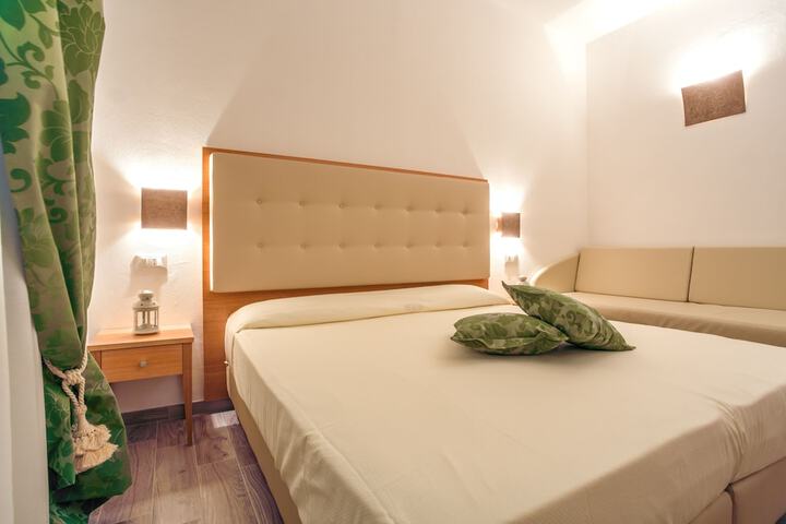 Room 25 of 71