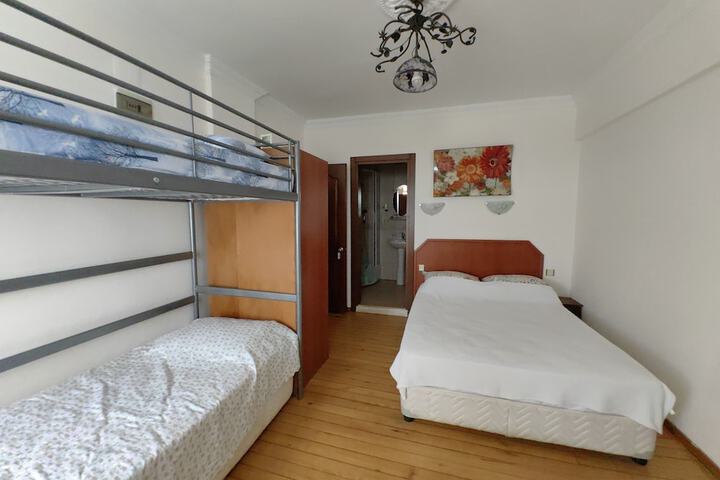 Room 32 of 92