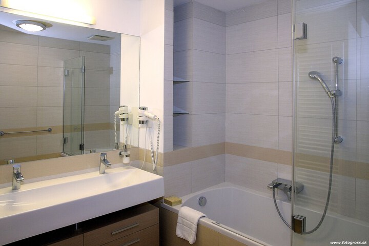 Room 19 of 47