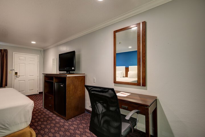 Room 21 of 37