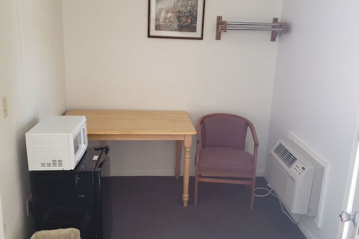 Room 13 of 28