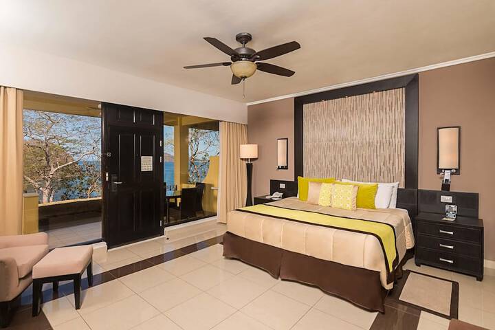 Room 17 of 163