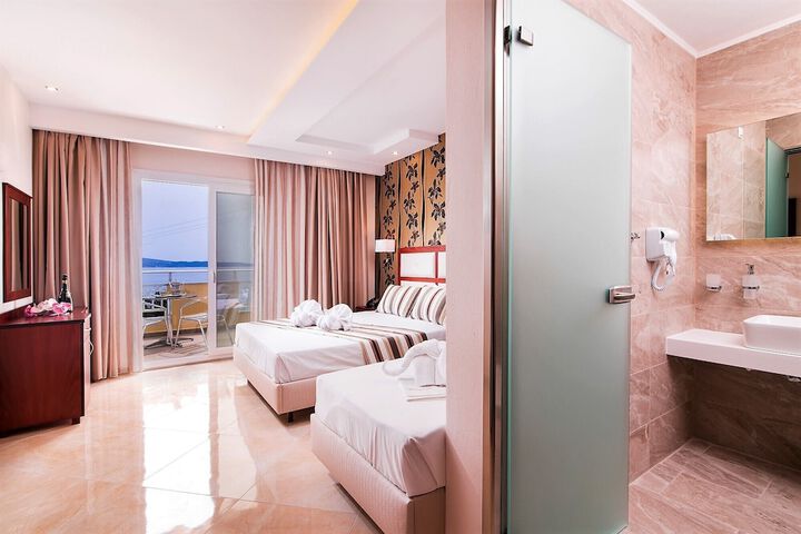 Room 38 of 84