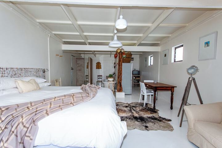 Room 4 of 23