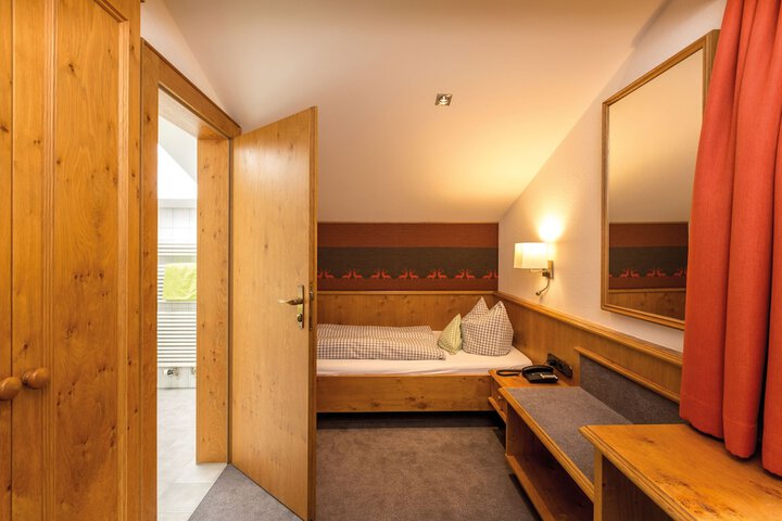Room 10 of 45