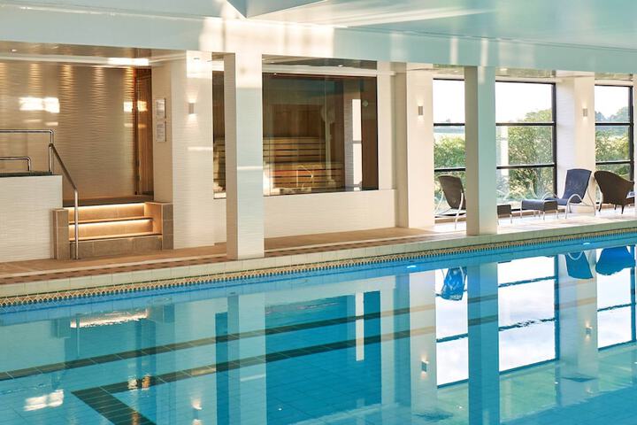 Hotel with Pool