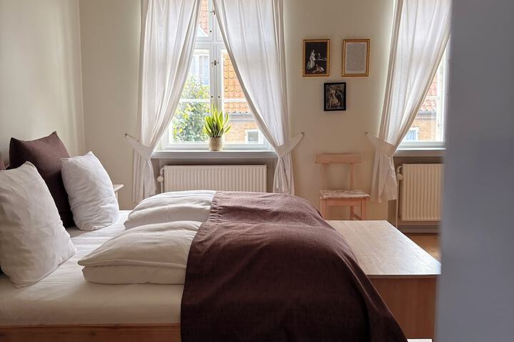 Room 7 of 62