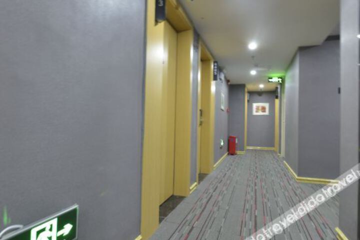 Hotel Interior 4 of 9